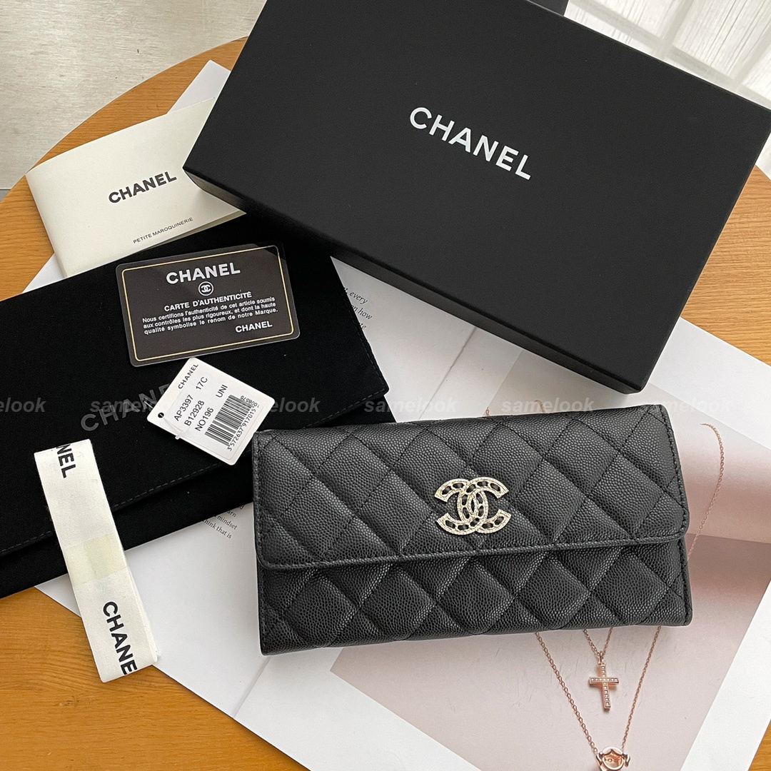 샤넬 19 롱 플랩 캐비어 장지갑
